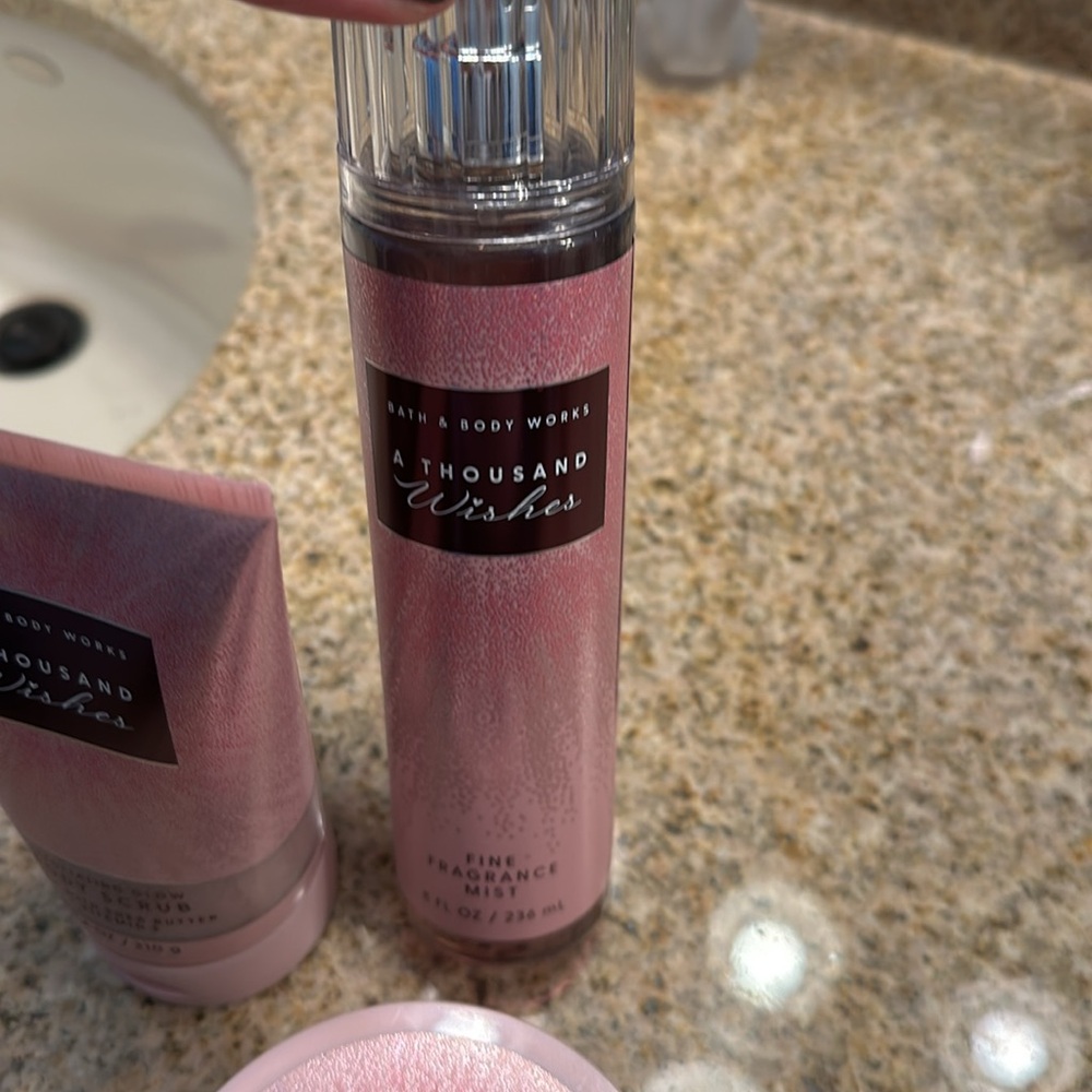 BRAND NEW! Bath and Body Works Thousand Wishes set - Picture 6 of 8